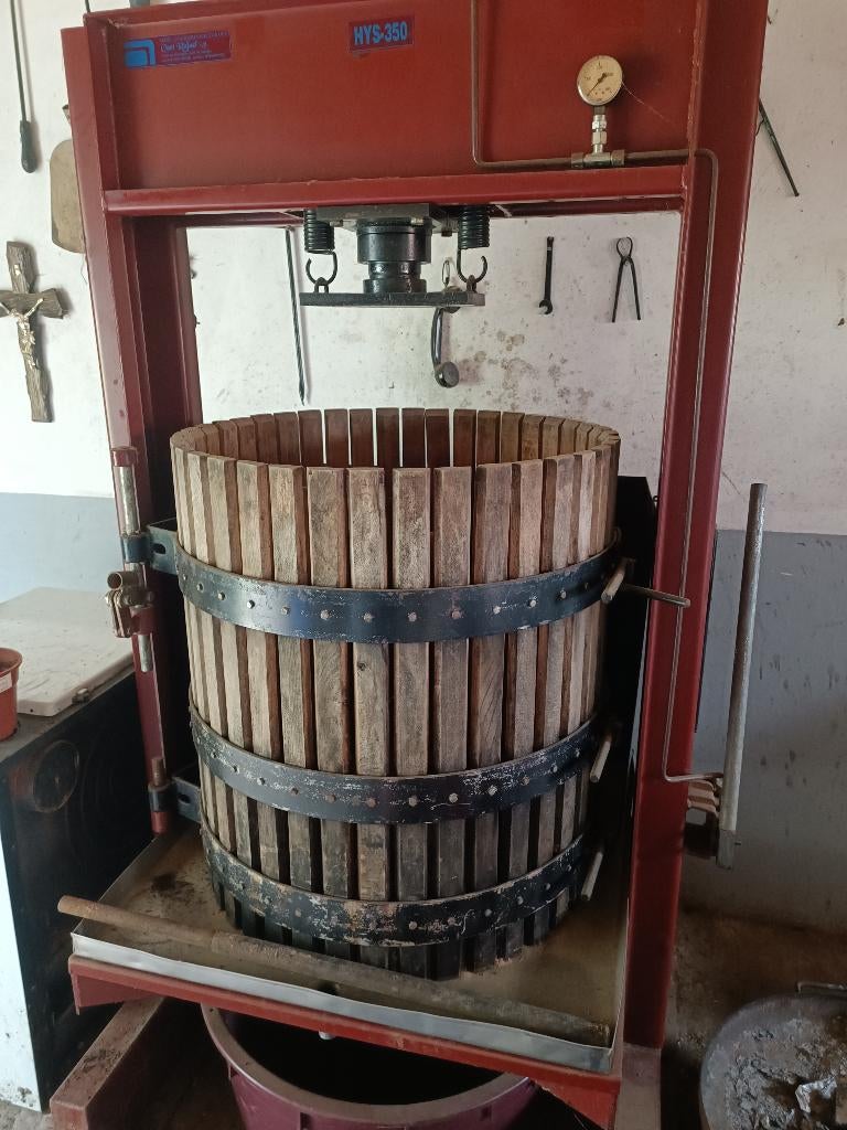 Wijnpers 350liter, Enlèvement, Utilisé