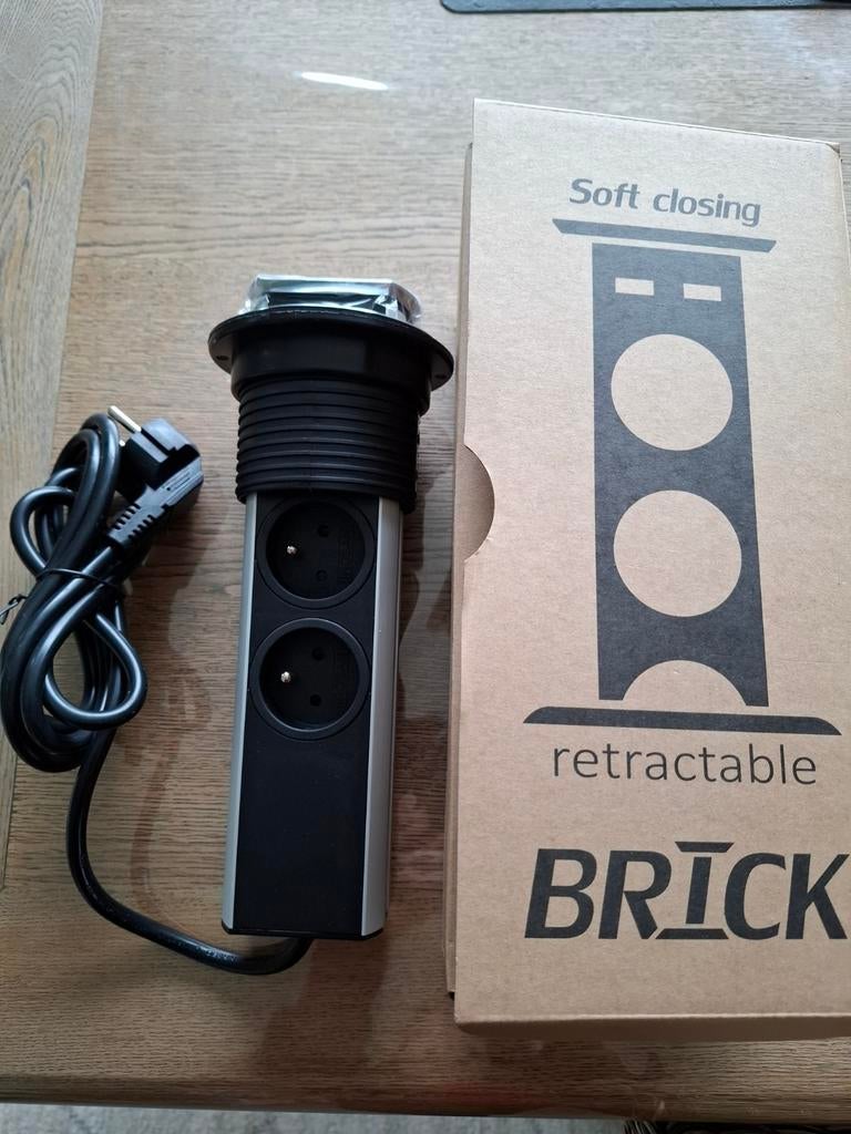 Inbouw stopcontact nieuw, Ophalen