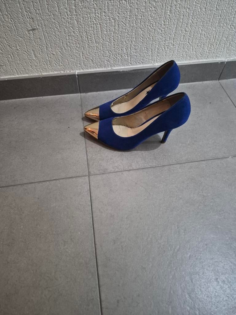 Blauwe pumps maat 40, Vêtements | Femmes, Chaussures, Enlèvement, Escarpins