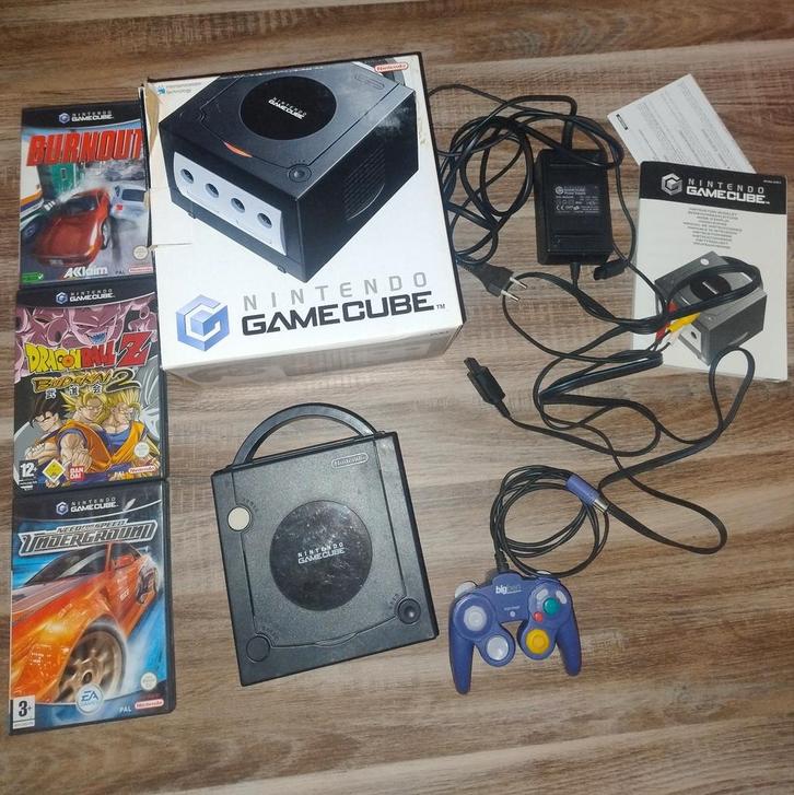 Nintendo GameCube console + 3 games, Consoles de jeu & Jeux vidéo, Consoles de jeu | Nintendo GameCube, Enlèvement ou Envoi