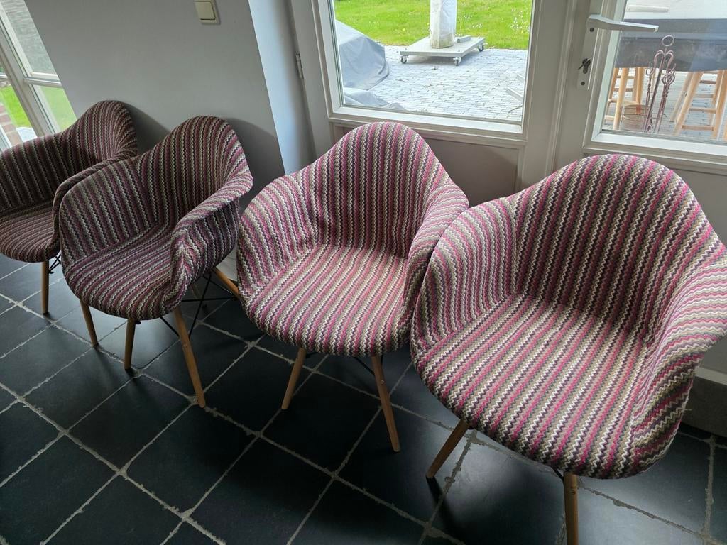 4 stoelen, Ophalen