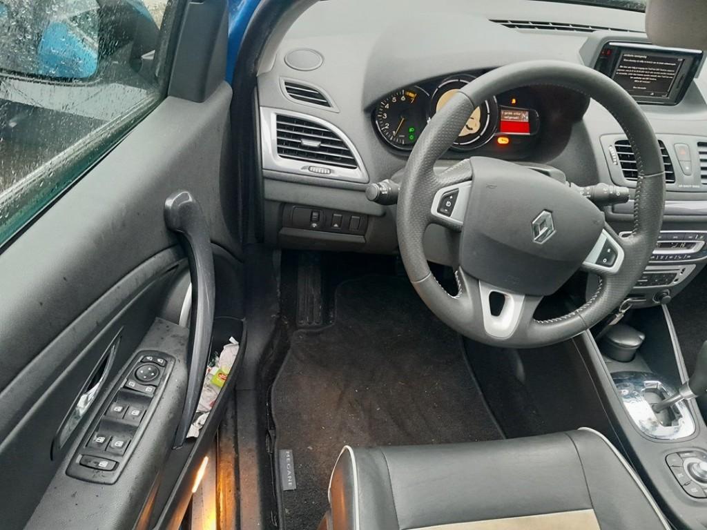 COMBISCHAKELAAR STUUR Renault Megane III Grandtour (KZ), Gebruikt, Renault
