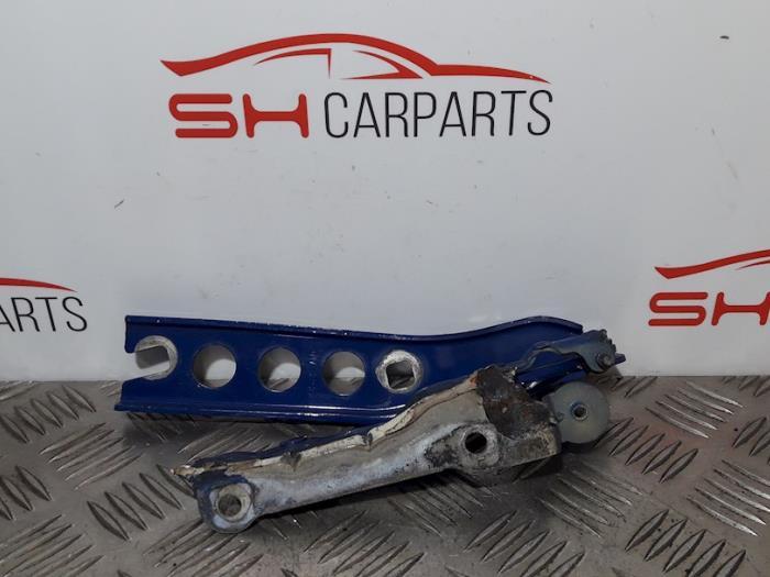 Charnière capot d'un Skoda Octavia, -, 3 mois de garantie, Utilisé, Skoda