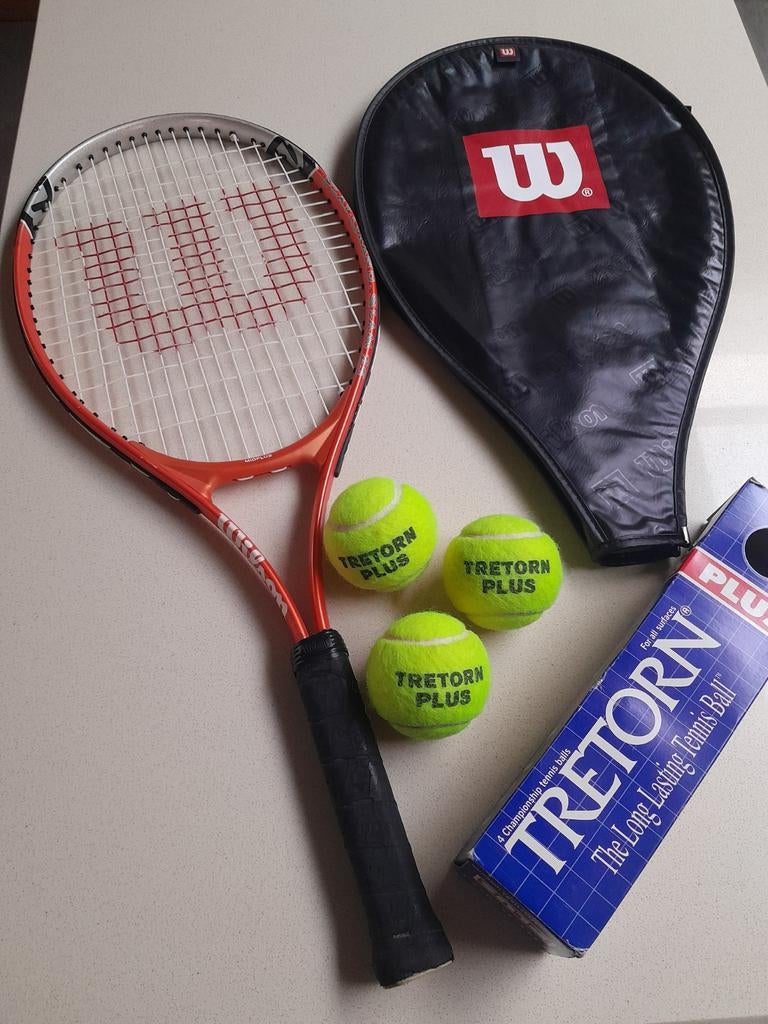 Tennisracket Wilson+hoes en ballen., Sport en Fitness, Tennis, Ophalen, Gebruikt, Wilson