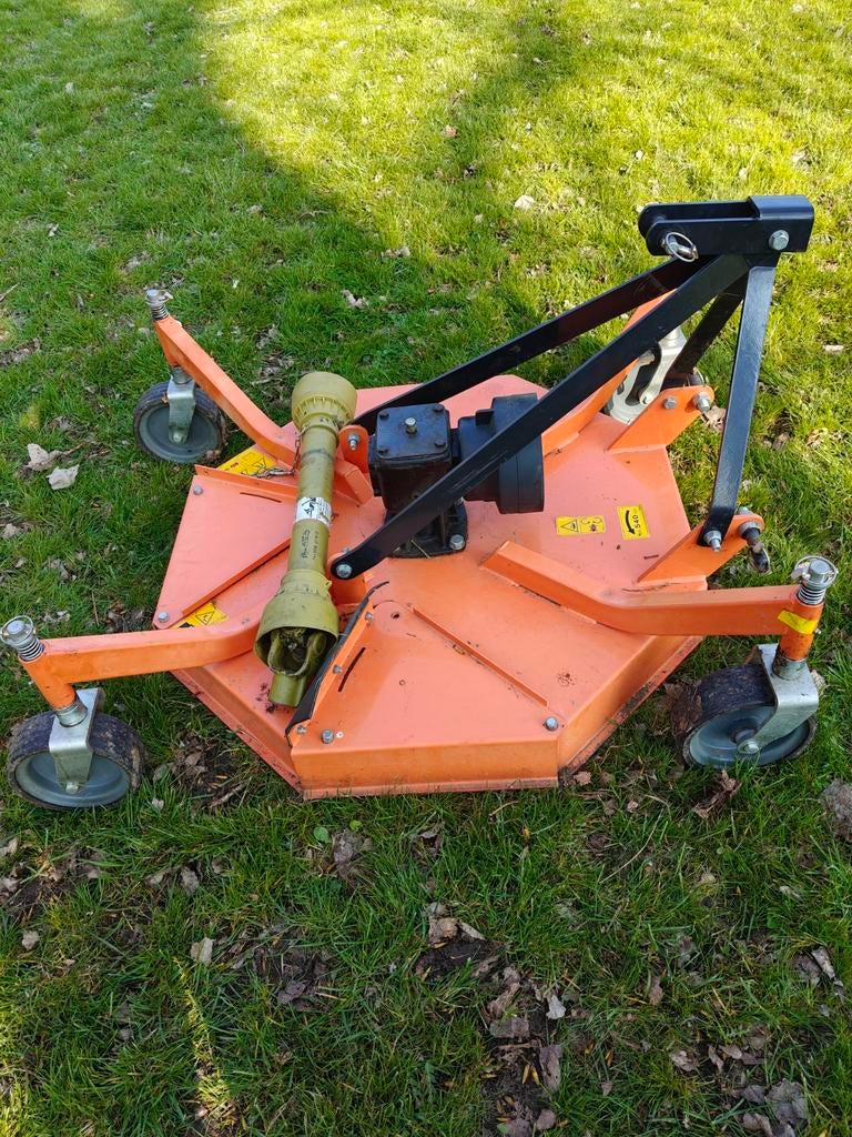 Cirkelmaaier minitractor, Ophalen