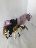 2 paarden met gareel., Ophalen of Verzenden, Gebruikt