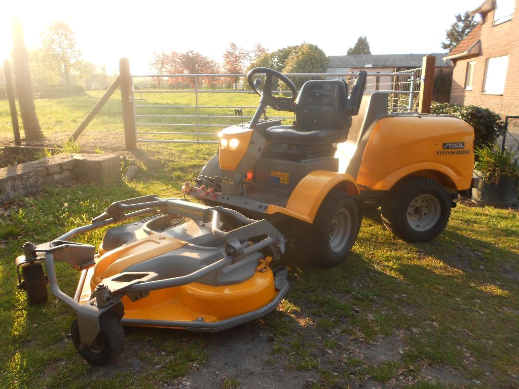 zitmaaier Professionele Stiga Titan DIESEL goed lopend  624H, Jardin & Terrasse, Tondeuses autoportées, Utilisé, 120 cm ou plus