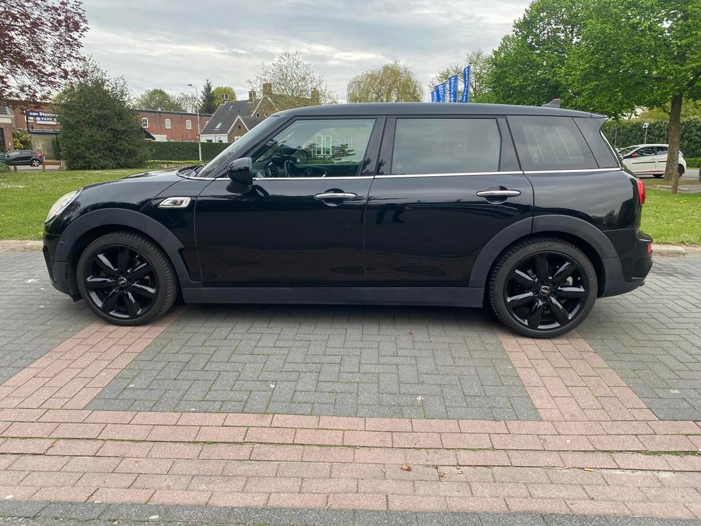Mini Clubman S 192pk Automaat - NL auto, Auto's, 1998 cc, 4 cilinders, Leder en Stof, Zwart