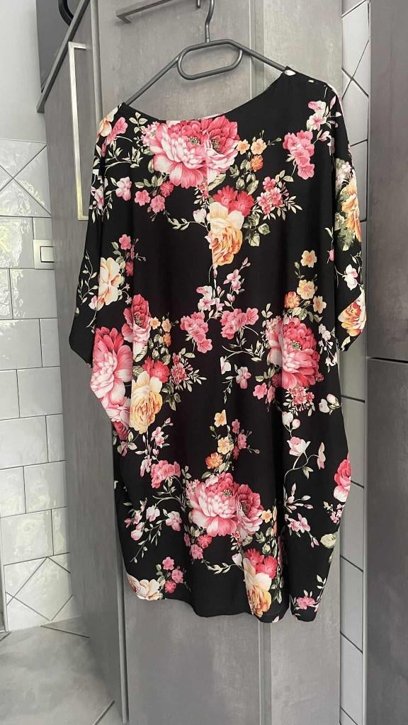 Nieuwe jurk zwart roze bloemen oversized XL, Ophalen of Verzenden, Nieuw, Overige kleuren