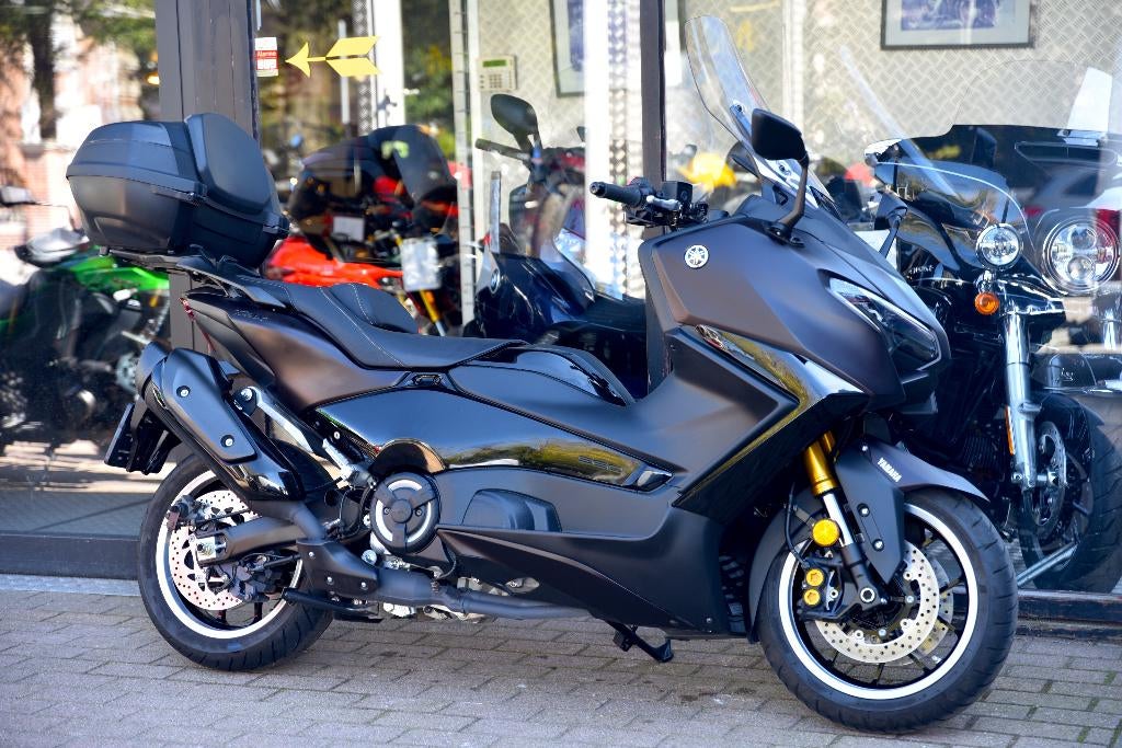 YAMAHA TMAX 560 TECH MAX ***MOTOVERTE.BE***, Handvatverwarming, Scooter, 560 cc, 12 t/m 35 kW