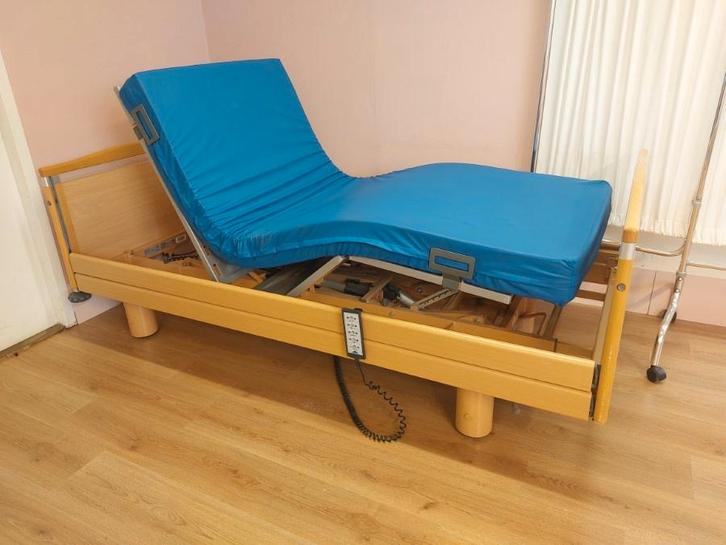 verpleegbed, matrasmaat 90210, Duits merk Stiegelmeyer, Diversen, Verpleegmiddelen, Gebruikt, Ophalen