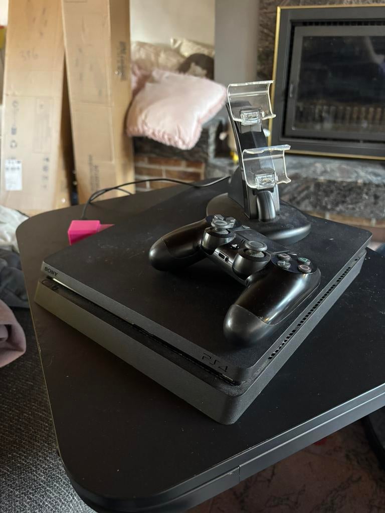 Playstation 4 met 1 controller moet met spoed weg!, Games en Spelcomputers, Games | Sony PlayStation 4, Ophalen, Zo goed als nieuw