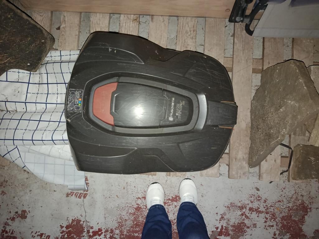 Robot tondeuse Husqvarna 320, Jardin & Terrasse, Enlèvement ou Envoi, Utilisé, Husqvarna