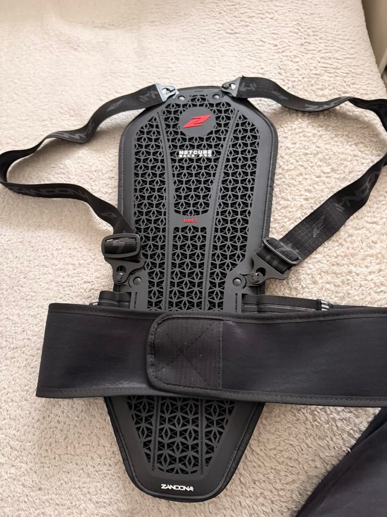 Zandona NetCube Pro X7 Rugbeschermer L, Ophalen