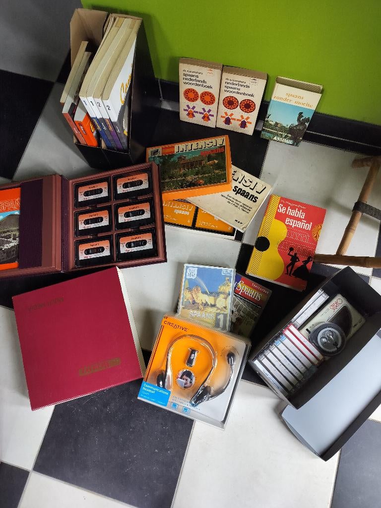 Complete Vintage Cursus Spaans (Assimil) + Walkman & Headset, TV, Hi-fi & Vidéo, Walkman, Discman & Lecteurs de MiniDisc, Walkman ou Baladeur
