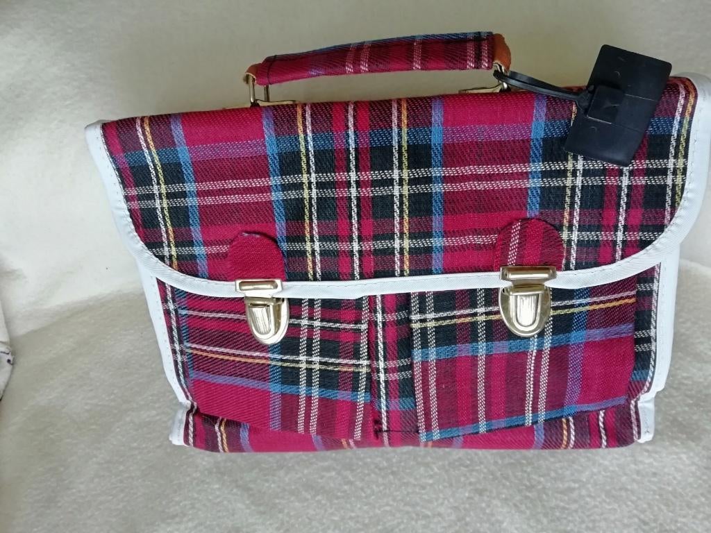 cartable vintage neuf, Bijoux, Sacs & Beauté, Sacs | Cartables, Enlèvement