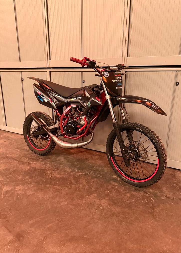 Beta rr 50, Fietsen en Brommers, Brommers | Tuning en Styling, Zo goed als nieuw, Ophalen