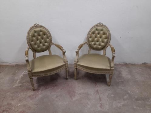 2 groene XVI stoelen met armleuning, Antiek en Kunst, Antiek | Meubels | Stoelen en Sofa's, Ophalen of Verzenden