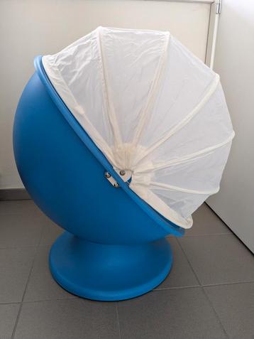 Kinderstoel Ikea PS Lömsk blauw/wit, Enfants & Bébés, Enlèvement, Comme neuf, Chaise(s)