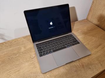Macbook Pro 13’ TouchID— Intel i7 / 16 GB RAM / 512 GB SSD beschikbaar voor biedingen