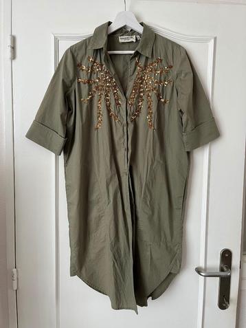 Kledij Essentiel Antwerp (XS-S-M) beschikbaar voor biedingen