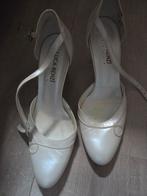 Champagne achtige trouwschoenen te koop, Kleding | Dames, Trouwkleding en Trouwaccessoires, Ophalen, Zo goed als nieuw