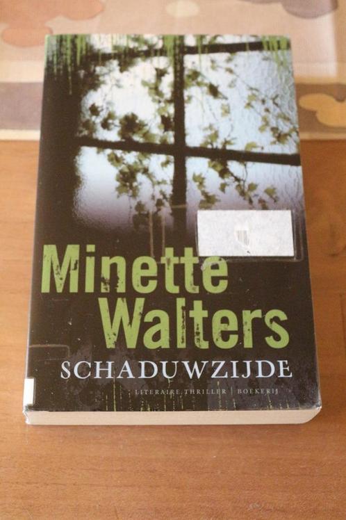 Schaduwzijde - Minette Walters, Boeken, Thrillers, Gelezen, Europa overig, Ophalen of Verzenden