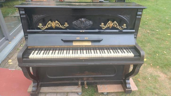 Klassieke piano met prachtige uitstraling., Muziek en Instrumenten, Piano's, Gebruikt, Piano, Ophalen