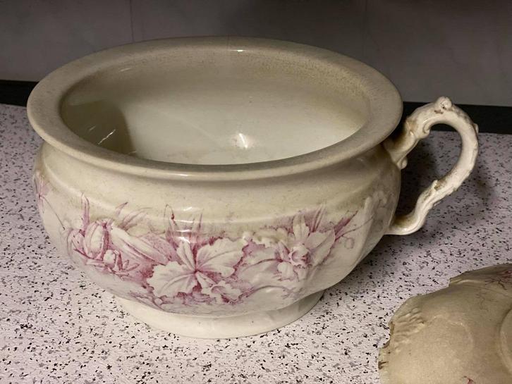 Porseleinen nachtpot/po Petrus Regout Orchidée, Antiek en Kunst, Antiek | Porselein, Ophalen of Verzenden