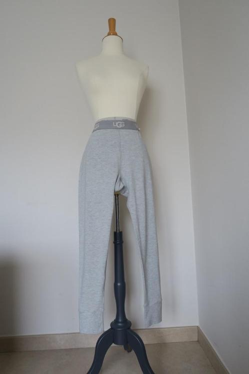 Ugg Paloma II legging - L, Kleding | Dames, Leggings, Maillots en Panty's, Zo goed als nieuw, Legging, Maat 44/46 (L), Grijs, Ophalen of Verzenden