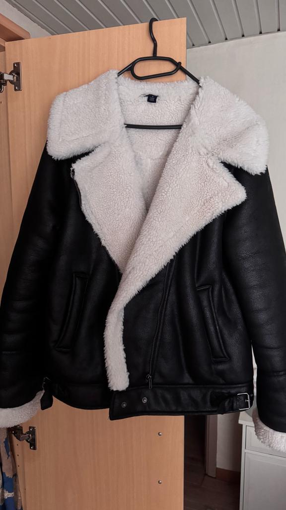 Zwarte jas met witte teddy voering, Kleding | Dames, Jassen | Winter, Nieuw, Maat 46/48 (XL) of groter, Zwart, Ophalen of Verzenden