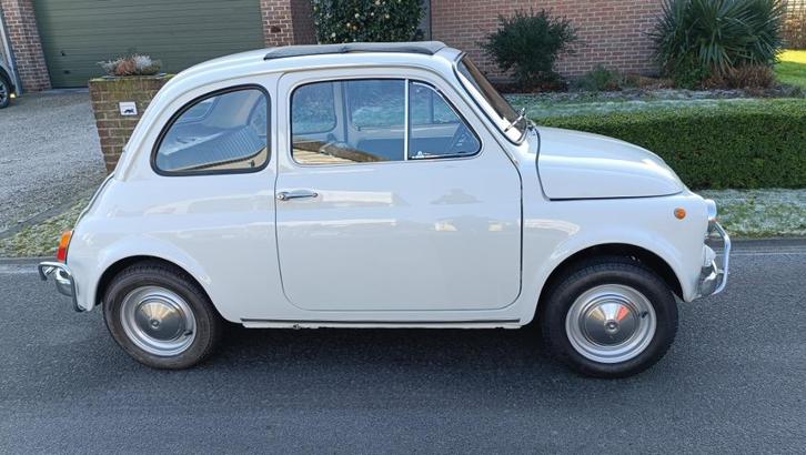 Fiat 500 oldtimer, Auto's, Oldtimers, Particulier, Fiat, Benzine, 2 deurs, Handgeschakeld, Wit, Zwart, Kunstmatig leder, Achterwielaandrijving