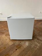Petit / kleine frigo Ikea, Elektronische apparatuur, Koelkasten en IJskasten, Ophalen, Zo goed als nieuw, Met vriesvak