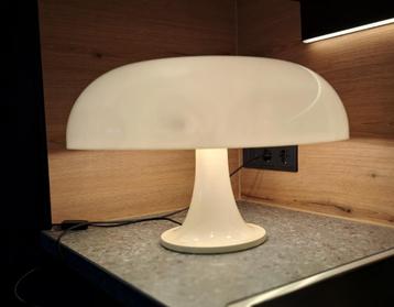 Jaren 60 Artemide Nesso ontwerper Giancarlo Mattioli lamp beschikbaar voor biedingen