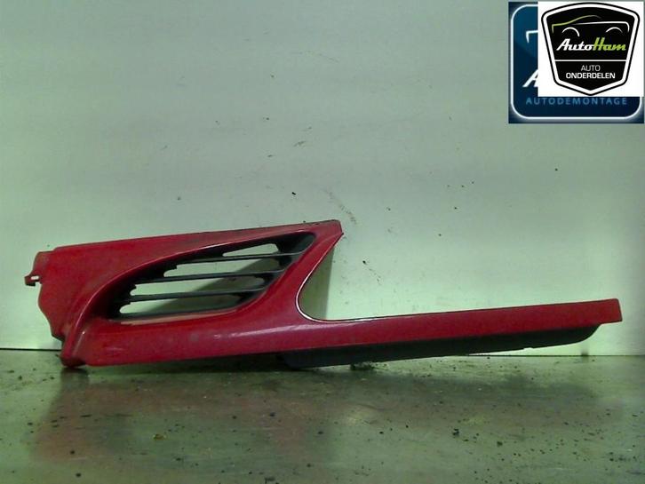 GRILLELIJST Renault Megane (BA) (01-1995/08-2003), Auto-onderdelen, Carrosserie, Renault, Gebruikt