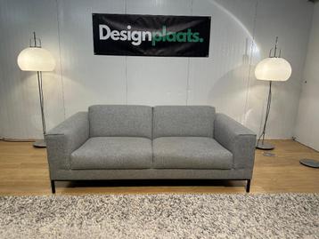 Lichtgrijze Aikon 2-zits Ploegwool – Design on Stock beschikbaar voor biedingen
