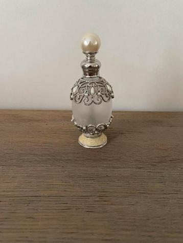 Hervulbaar glazen reukflesje - nooit gebruikt beschikbaar voor biedingen