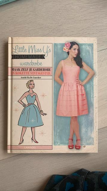 Little miss y vintagekledingstijl beschikbaar voor biedingen