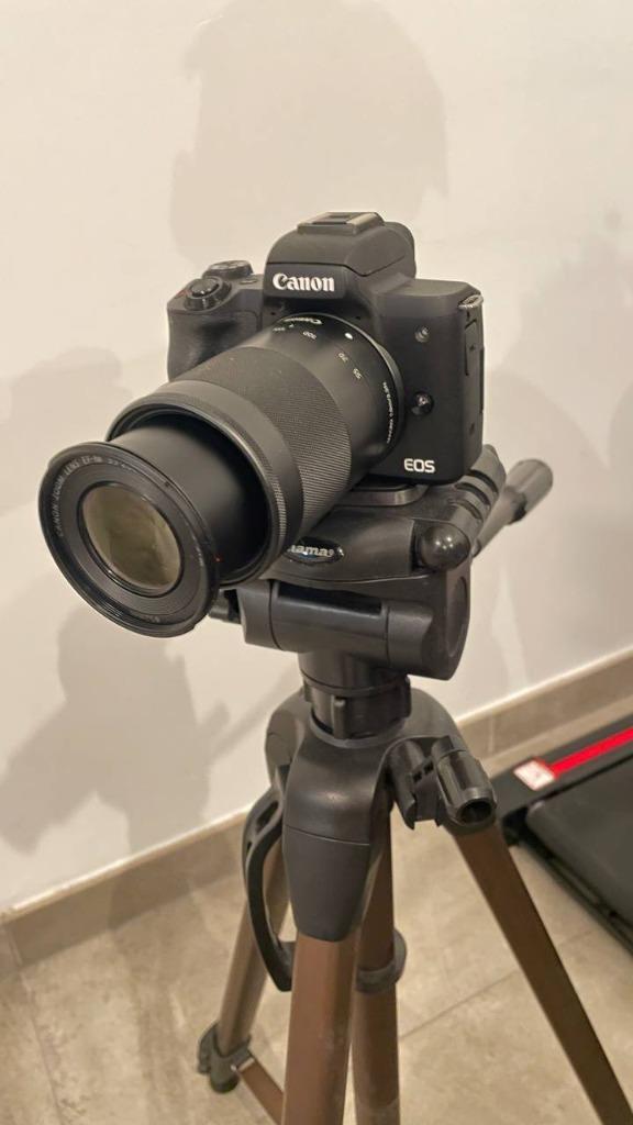 Canon EOS M50 (+ 2 lenzen, statief en tas), Audio, Tv en Foto, Fotocamera's Analoog, Zo goed als nieuw, Compact, Canon, Ophalen of Verzenden