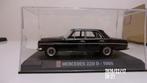 MERCEDES 220D 68 NOIRE.IXO/AUTO+ 1/43 COMME NEUVE,VITRINE, Enlèvement ou Envoi, Comme neuf, Voiture, Autres marques