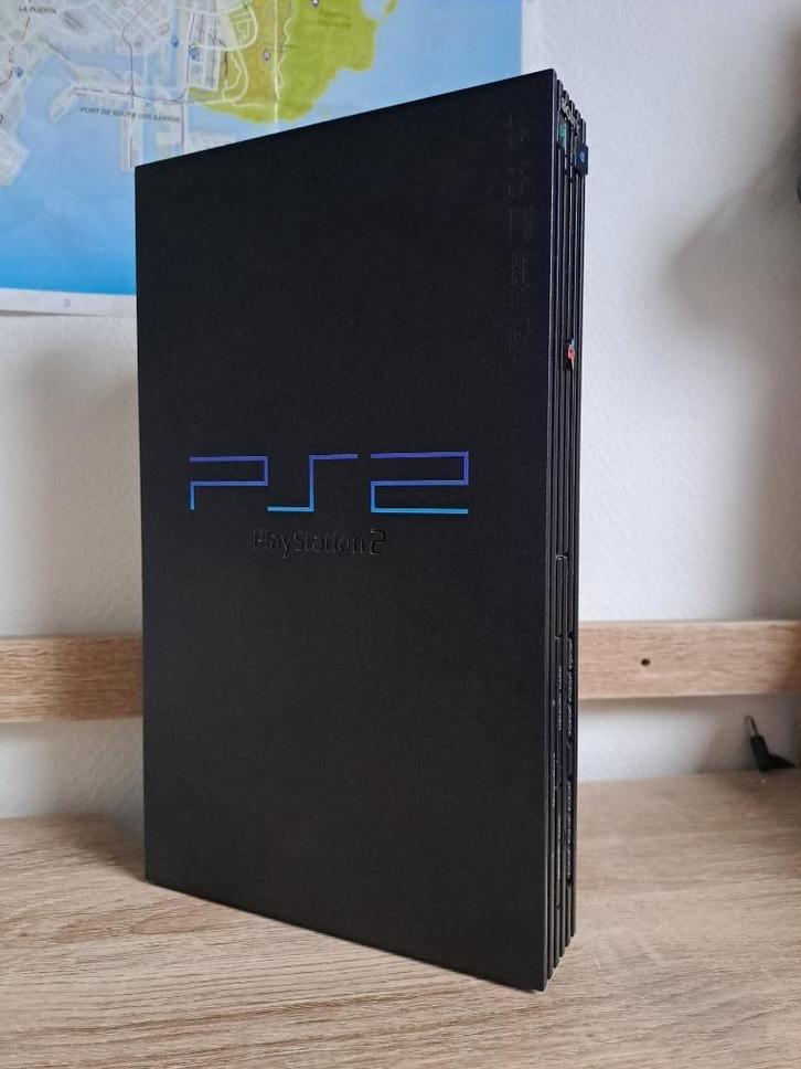 Playstation 2, Games en Spelcomputers, Spelcomputers | Sony PlayStation 2, Zo goed als nieuw, Phat, Zwart, Met 1 controller, Met games