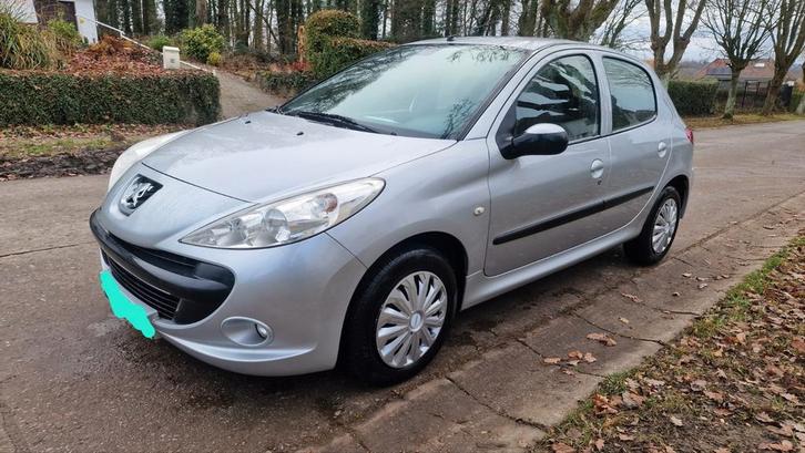 Peugeot 206+ 1,4 hdi DEJA PRÊT À IMMATRICULER airco, Auto's, Peugeot, Particulier, ABS, Airbags, Airconditioning, Centrale vergrendeling