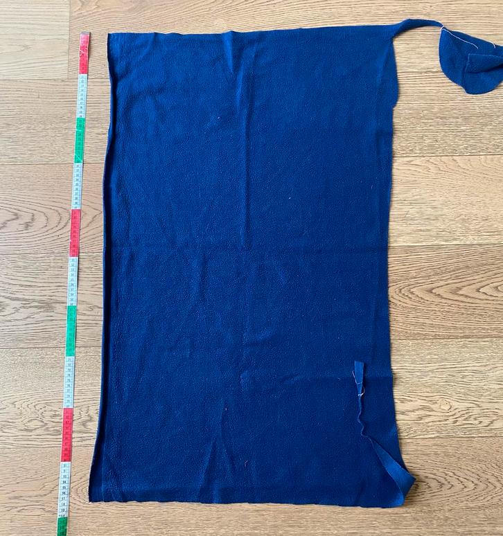 Lap donkerblauwe fleece, Hobby en Vrije tijd, Stoffen en Lappen, Zo goed als nieuw, 30 tot 120 cm, 30 tot 200 cm, Blauw, Ophalen of Verzenden