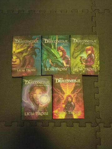 Licia Troisi - het drakenmeisje (compleet) beschikbaar voor biedingen