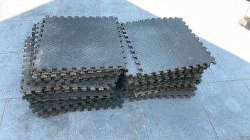 Dalles mousse 60x60 (50 pcs-18m2) beschikbaar voor biedingen