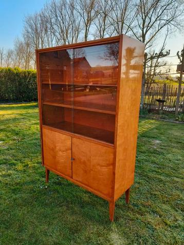 Authentieke vintage vitrinekast van Imexorta (jaren '50/'60) beschikbaar voor biedingen