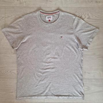 Tommy Hilfiger grijs t-shirt beschikbaar voor biedingen
