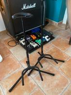 2 pieds guitare réglables en hauteur Millenium, Musique & Instruments, Utilisé