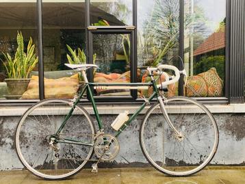 Retro koersfiets beschikbaar voor biedingen