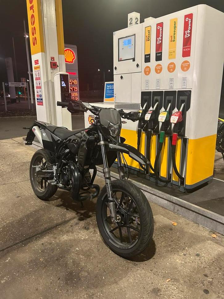 Sherco sm50 2024, Vélos & Vélomoteurs, Cyclomoteurs | Derbi, Comme neuf, Classe B (45 km/h), Enlèvement